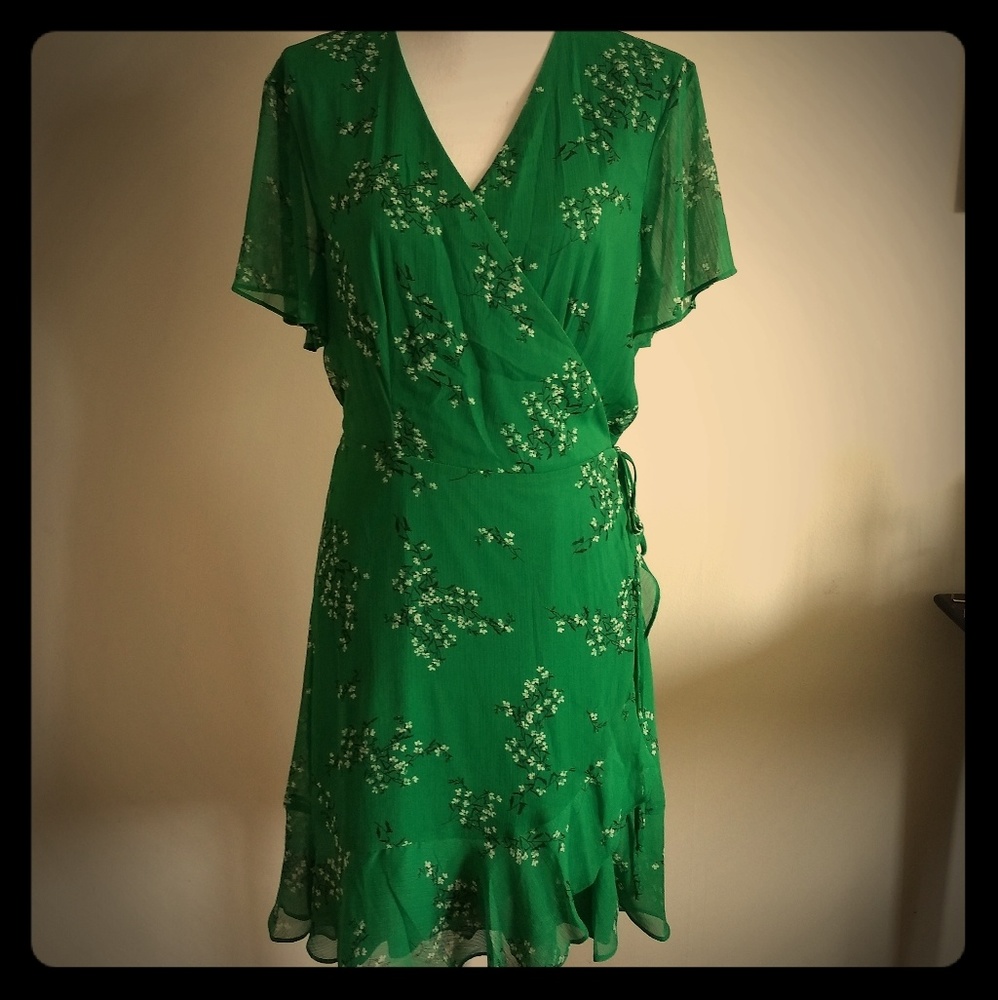 Green Floral Wrap Dress by All in Favor NWT XL